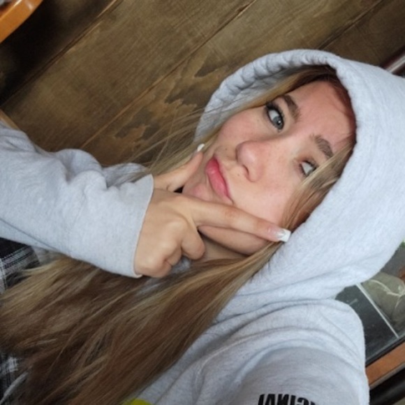 Meet your Posher, Bree - Picture 1 of 1